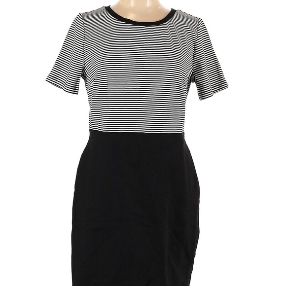 LOFT Dresses & Skirts - LOFT Black and White Sheath Mini Dress with Short Sleeves and Crew Neck